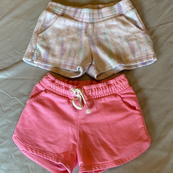 Cat & Jack size 4-5 and 5T bundle. Good condition. Shirt is 5T, shorts are 4-5. - Picture 8 of 11